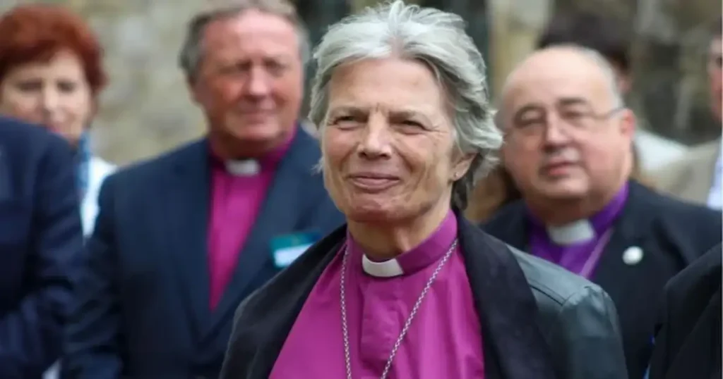 Primera arzobispa lesbiana lamenta que gente deje la iglesia por su sexualidad