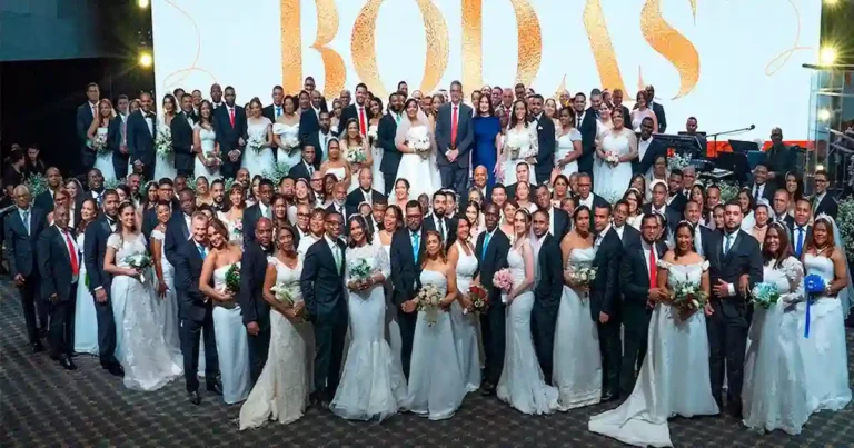 Foto de boda colectiva cristiana