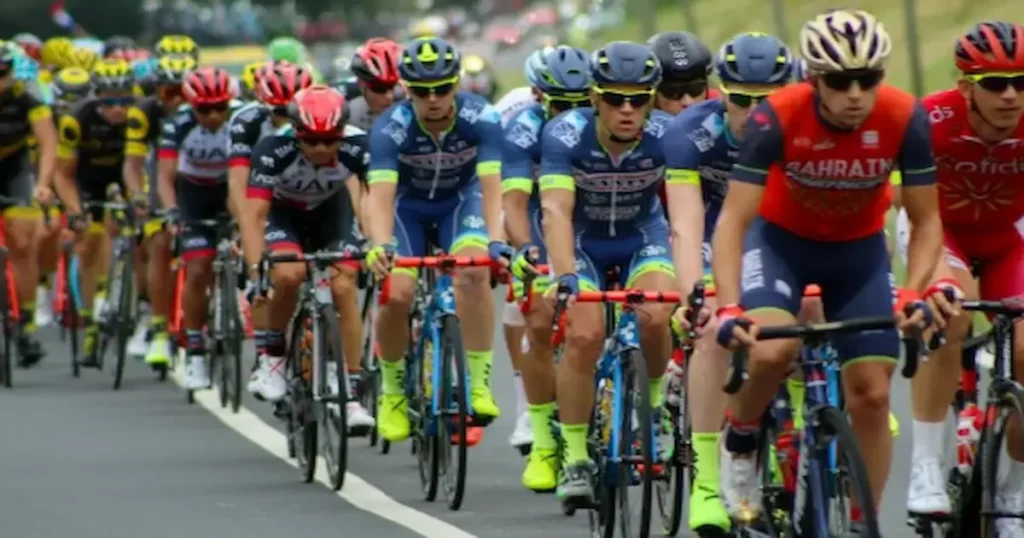 Los ciclistas, que utilizan la bicicleta como herramienta para compartir el mensaje cristiano en sus comunidades, se concentraron en el Gimnasio
