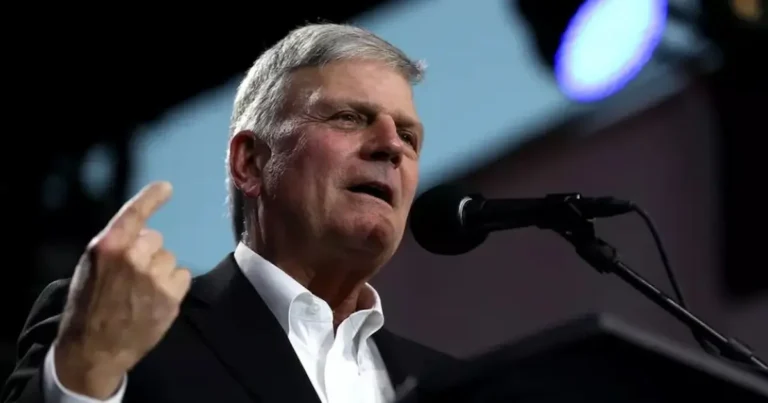 El evangelista Franklin Graham lanzó un llamado nacional a los estadounidenses para participar en “un momento de oración y arrepentimiento”