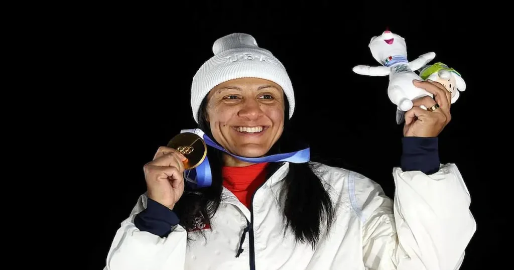 La veterana estadounidense Elana Meyers Taylor, de 41 años, hizo historia al conquistar su primera medalla de oro olímpica en monobob femenino durante los Juegos
