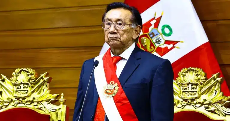 Un nuevo debate político y social se ha abierto en Perú tras la designación de José María Balcázar como presidente interino, en medio