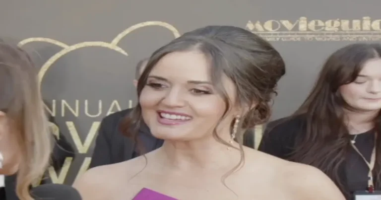 La actriz y autora Danica McKellar aseguró que su vida ha experimentado una profunda transformación desde que abrazó la fe cristiana hace tres años