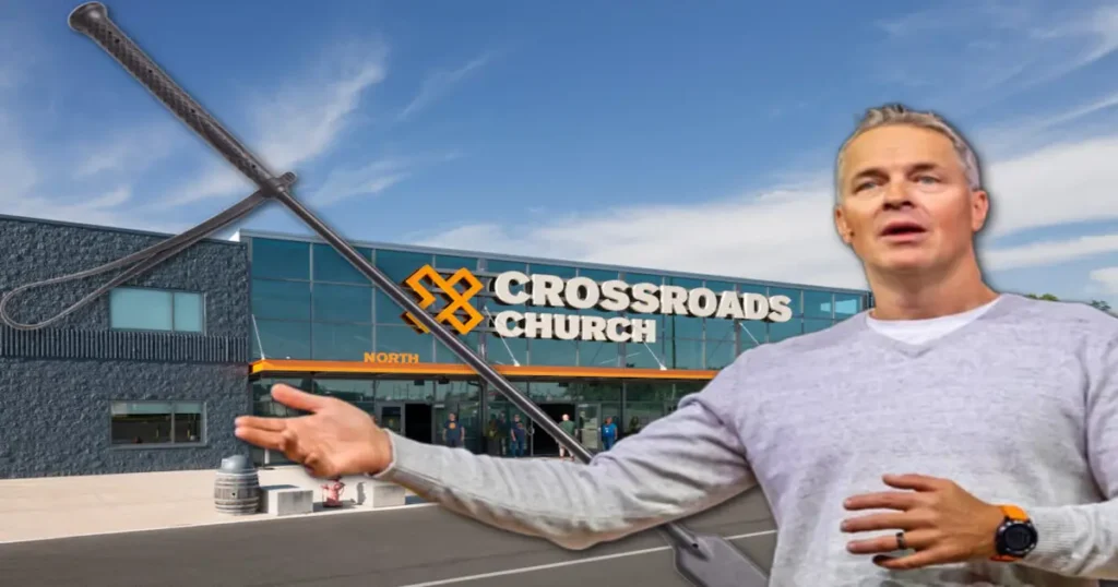 El pastor principal de una de las iglesias más grandes de Estados Unidos, Brian Tome, fue suspendido temporalmente de sus funciones