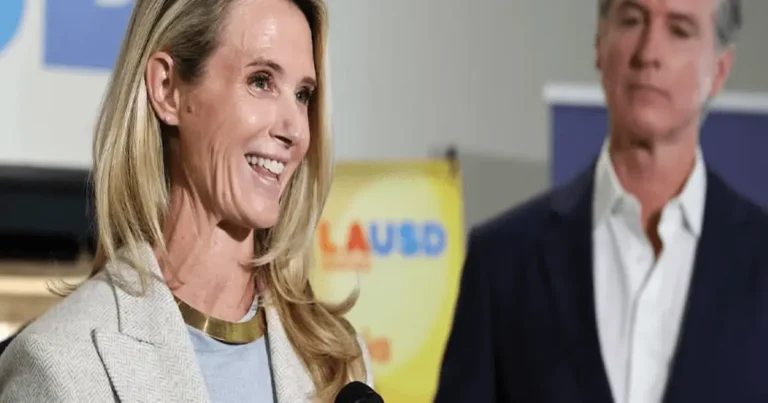 En contraste, la primera dama de California manifestó optimismo respecto a las nuevas generaciones, especialmente mujeres jóvenes y padres de hijas