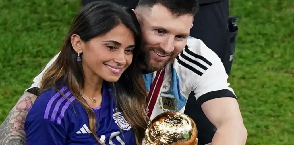 Por su parte, Messi ha mencionado en distintas entrevistas que considera que su talento para el fútbol es un regalo de Dios.
