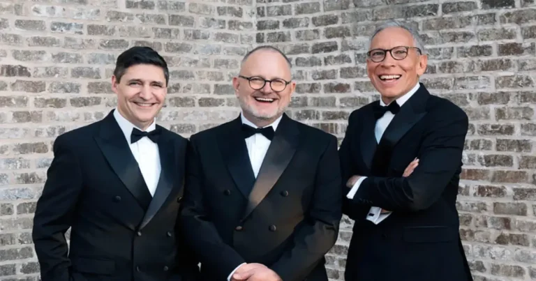 El esperado encuentro entre tres de las voces más influyentes de la música cristiana en español ya es una realidad. Marcos Witt, Marcos Vidal y Marco Barrientos