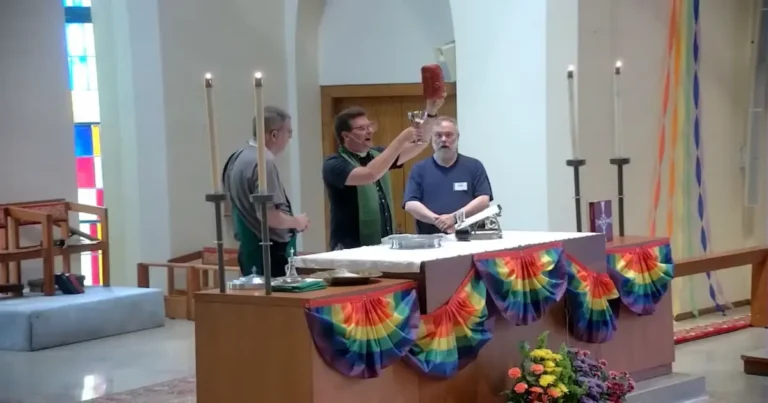 La Iglesia Episcopal de Cristo, ubicada en Dayton, Ohio, volvió a generar debate luego de incorporar un pan de comunión con los colores