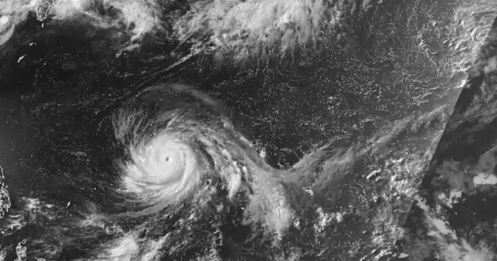 El supertifón Bavi tocó tierra este lunes sobre la isla de Rota, en el territorio estadounidense de las Islas Marianas
