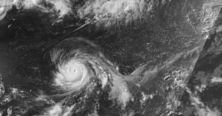 El supertifón Bavi tocó tierra este lunes sobre la isla de Rota, en el territorio estadounidense de las Islas Marianas
