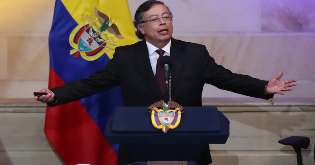El presidente de Colombia, Gustavo Petro, volvió a generar controversia en el escenario político al asegurar que el presidente electo, Abelardo de la Espriella