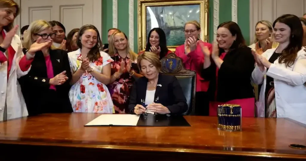 Su presidenta, Marjorie Dannenfelser, calificó la legislación de “absurda” y sostuvo que los abortos realizados en etapas