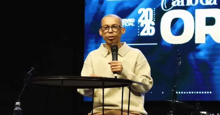 El pastor Marquinhos Menezes, líder de la iglesia Assembleia de Deus Vitória em Cristo (ADVEC), en Niterói, Brasil