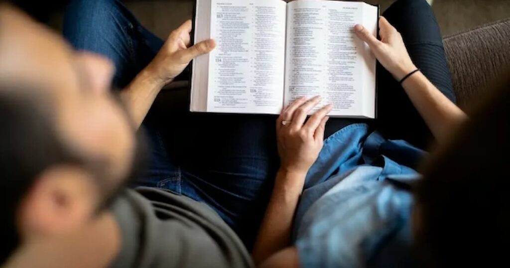 Una reciente investigación pone de manifiesto la profunda arraigadez de las prácticas religiosas en la rutina diaria de la población evangélica