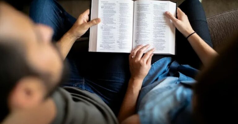 Una reciente investigación pone de manifiesto la profunda arraigadez de las prácticas religiosas en la rutina diaria de la población evangélica